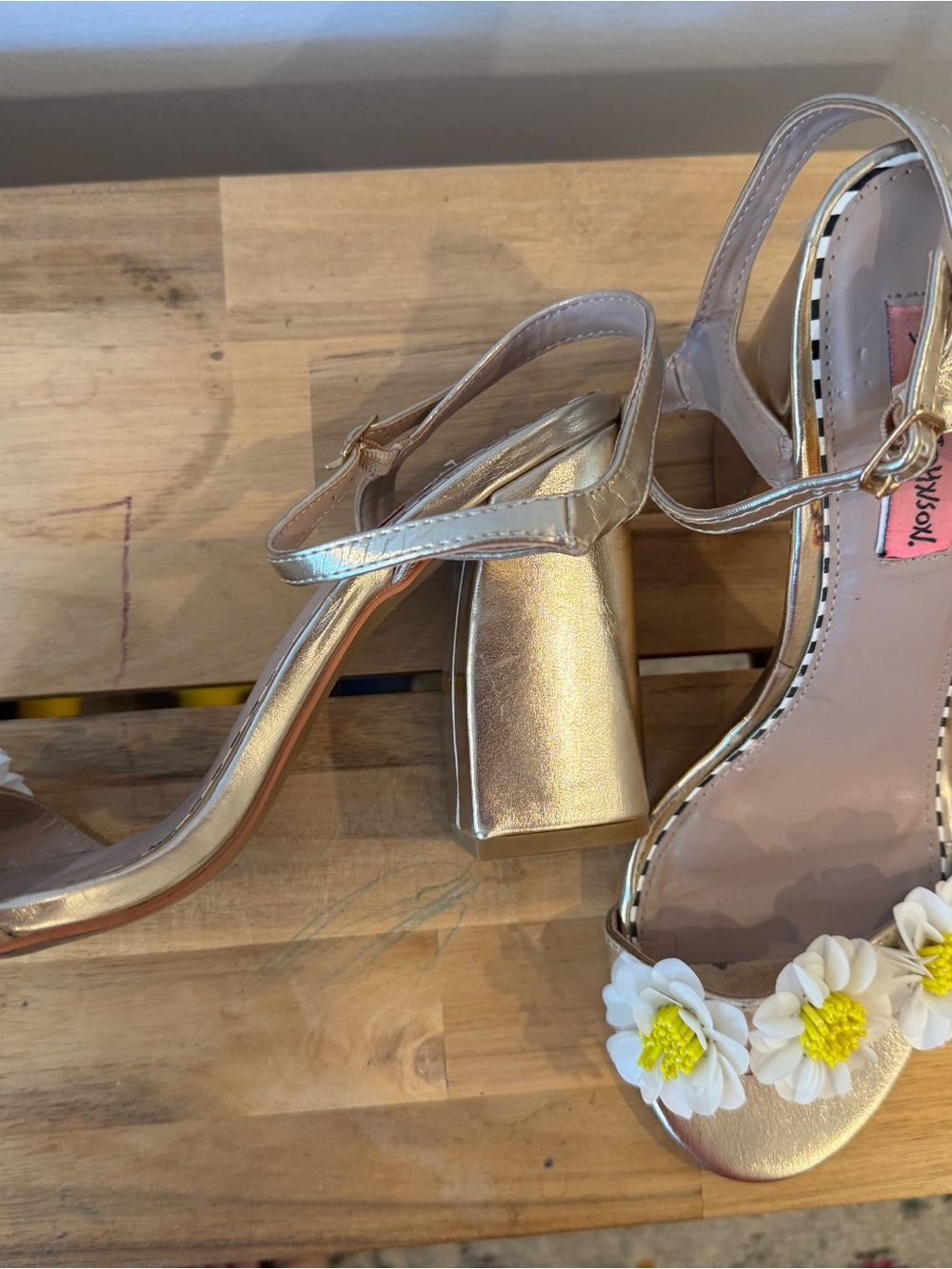 Betsey Johnson Gold Daisy Floral Strap Block Heel Sandals - Picture 2 of 4